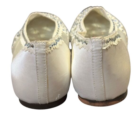 Badgley Mischka White GiGi Embellished Flat Size 4 - Picture 5 of 10